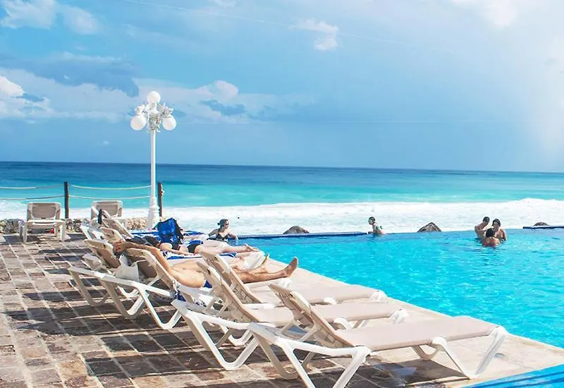Lägenhetshotell Cancun Plaza Condos