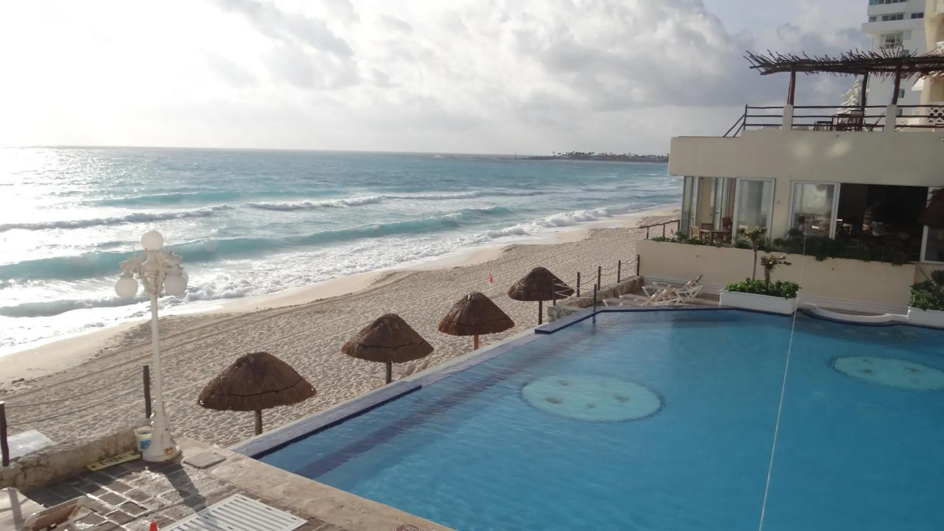 Cancun Plaza Condos Aparthotel